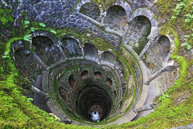 Pena Palace, Moorish Castle and Quinta da Regaleira Walking tour - Returning to Sintra’s center