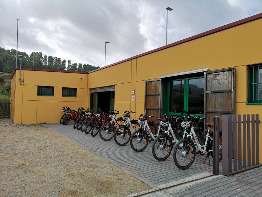 Penedès/BCN: Self-Guided eBike Tour with guided Winery Visit - Picking up your bike with Albert