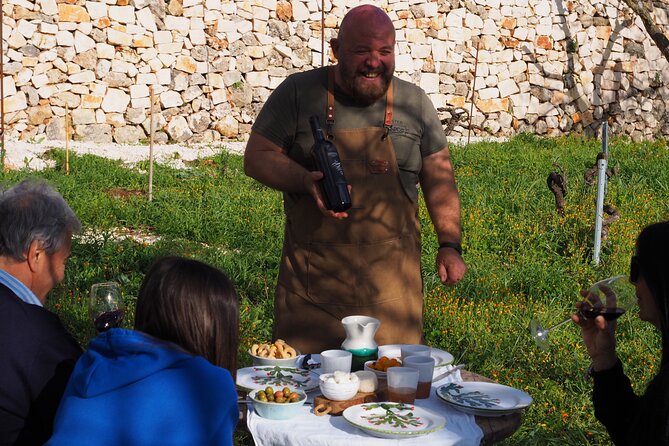 Picnic aperitif in the vineyard of an ancient trullo in Martina Franca - A trullo, old vines, and the real Puglian countryside