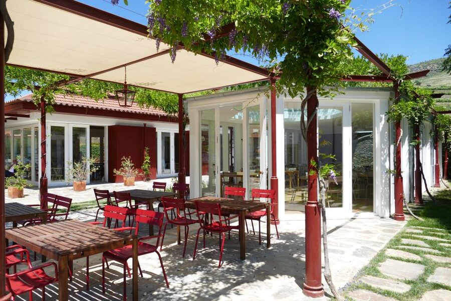 Pinhão: Quinta do Bomfim Visit and Tasting - How the guides shape the visit