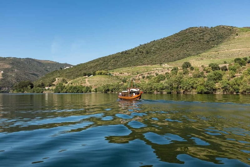 Pinhão: Rabelo Boat Cruise with a Port Tasting at a Winery - Key points to know before booking