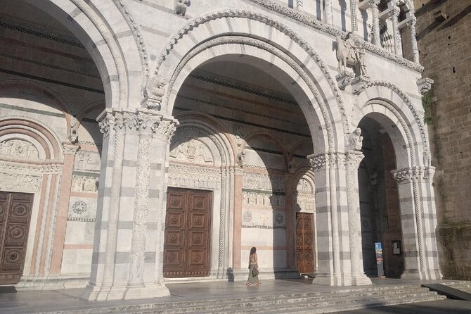 Pisa, Lucca, and Lunch at a Tuscan Winery from La Spezia - Pisa’s Field of Miracles in 30 minutes