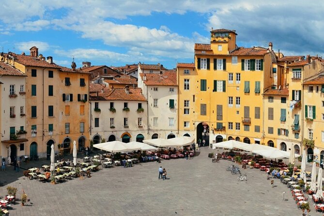 Pisa, Lucca, and Lunch at a Tuscan Winery from La Spezia - The driver, guide, and private format