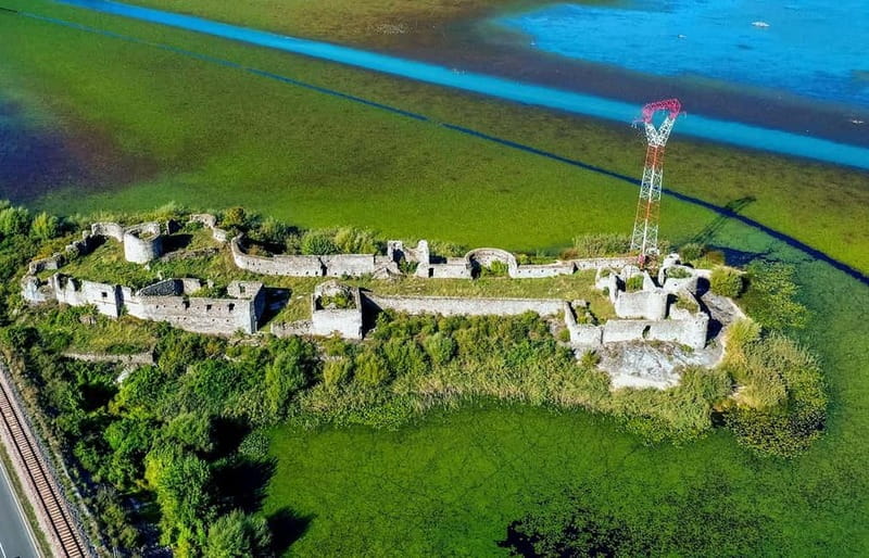 Podgorica Historic, Safari and Winery tour - Skadar lake - Pavlova Strana, the photograph that earns its stop