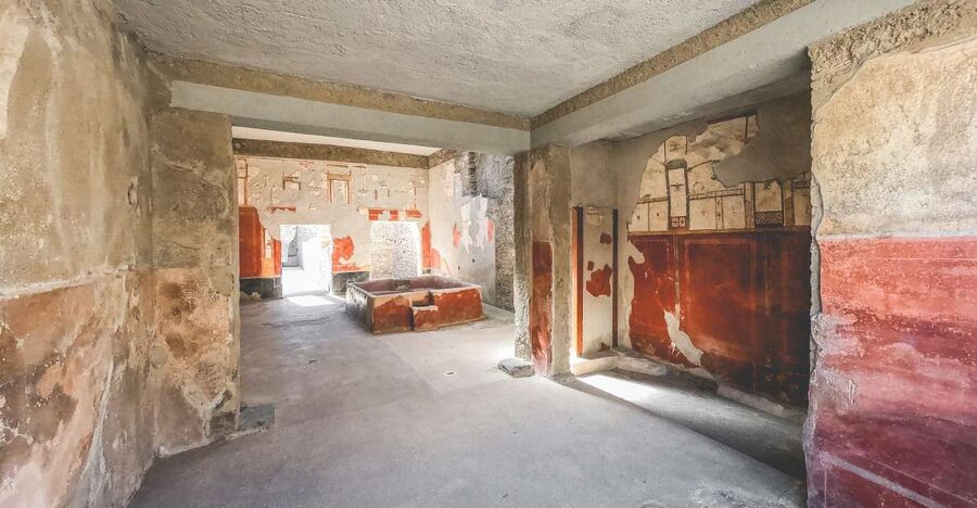 Pompeii: Guided Day Trip to Ruins and 2 Wineries Visits - Key points at a glance