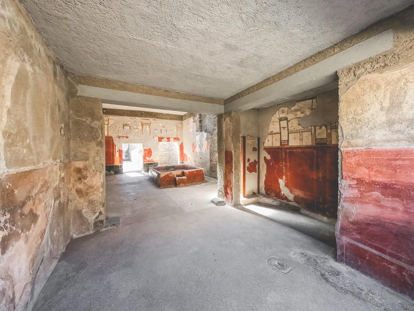 Pompeii: Guided Day Trip to Ruins and 2 Wineries Visits - Two hours inside the ancient city