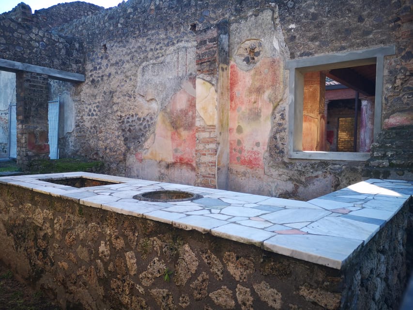 Pompeii: Guided Day Trip to Ruins and 2 Wineries Visits - Meeting at Hortus and getting organized