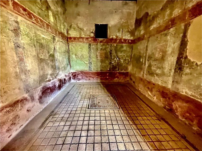 Pompeii-Vesuvius & Winery All Inclusive Tour From Positano - Walking Mount Vesuvius for about 90 minutes