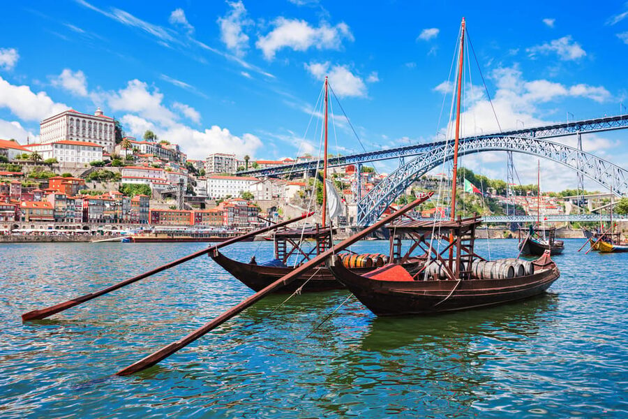 Porto: 6 Bridges Boat Cruise with Port Wine Cellar & Tasting - Inside the port wine cellar