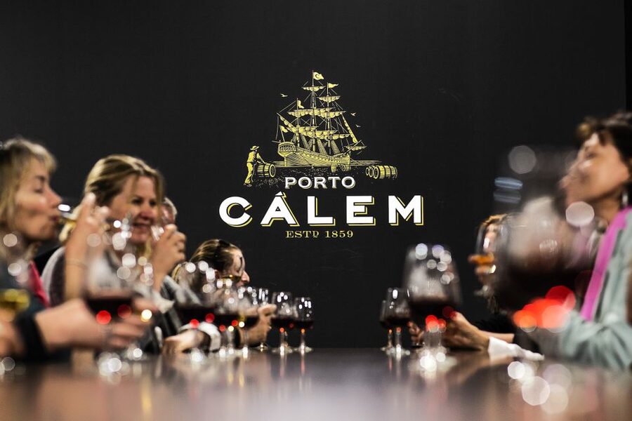 Porto: Cálem Cellar Tour, Interactive Museum & Wine Tasting - Inside the historic cellars with a multilingual guide