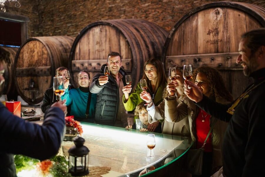 Porto: Douro Valley Tour with 2 Wineries, Lunch and Cruise - Miradouro São Cristóvão and the photo stops