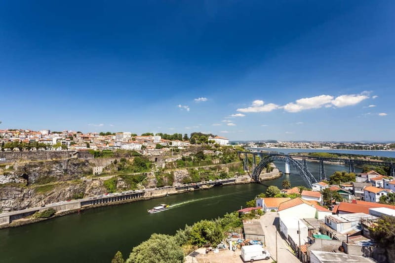 Porto: Magic Train Tour and Port Wine Cellar with Tastings - Understanding the two-Port tasting