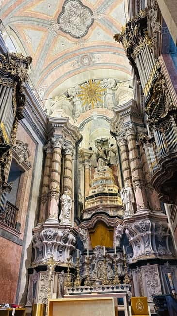 Porto to Gaia Experience: City Walk and Wine Cellars - Crossing to Vila Nova de Gaia