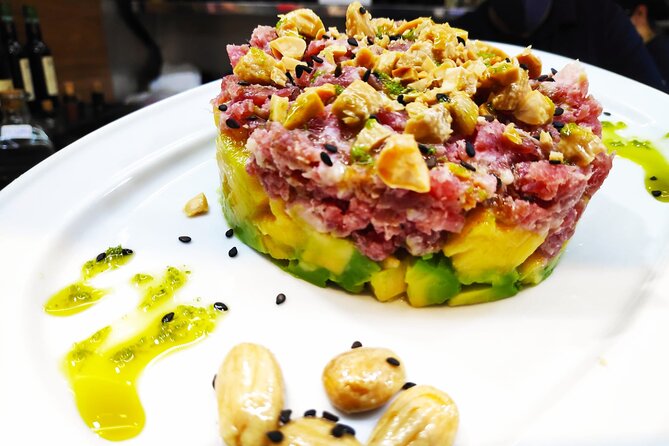 PREMIUM TAPAS TOUR: Paella, Market Tastings, and Winery - A short walk through central Málaga