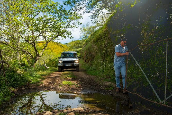 Private 4x4 Jeep Half Day - Picturesque Peaks, Vineyards, Skywalk - Boca dos Namorados and the view into Nun’s Valley