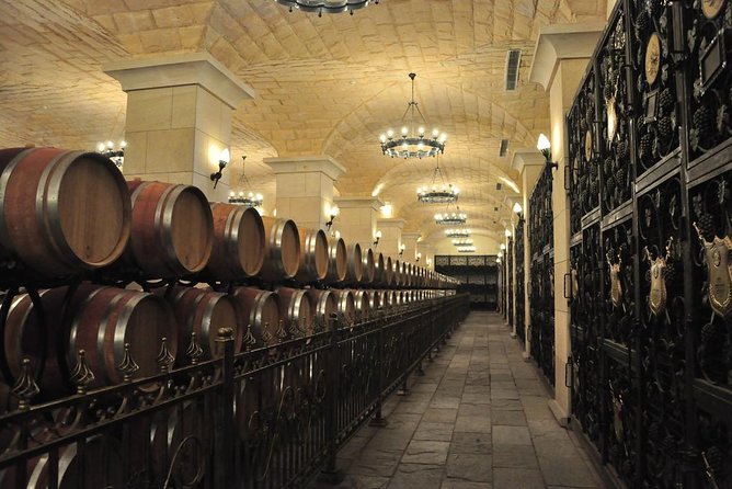 Private Changyu Chateau Wine Tasting Tour and Mutianyu Great Wall Visit - Guides, Personal Service, and Group Size