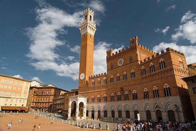 Private daytrip to Siena & Chianti wine country, with wine tasting from Florence - Choosing lunch near the winery