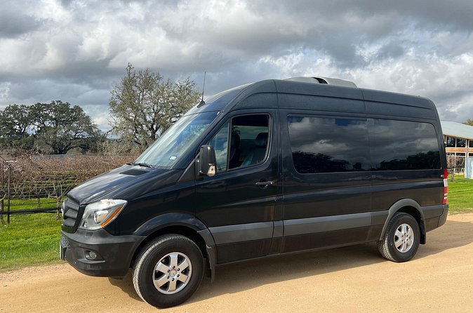 Private Fredericksburg Winery Transfer - Comfort, water, and the practical touches