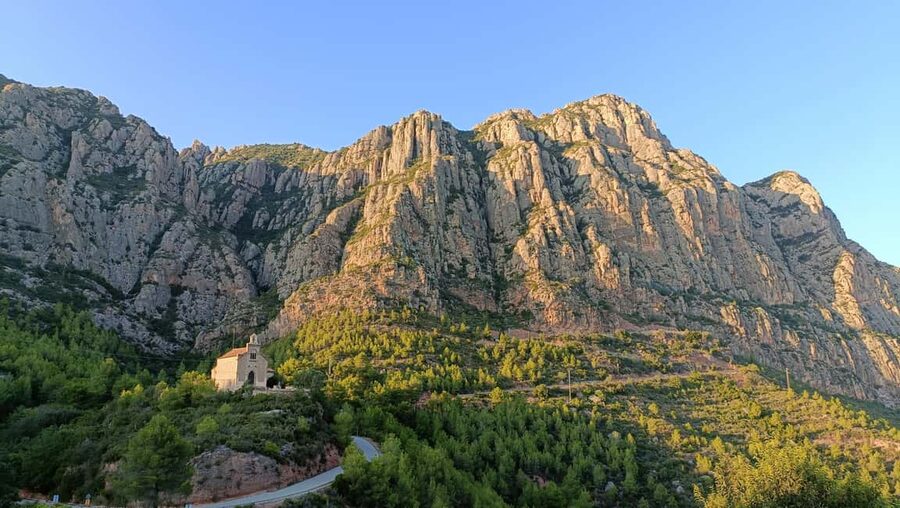 Private Montserrat Monastery with pickup + Winery or Caves - Is $474 per person a fair price?