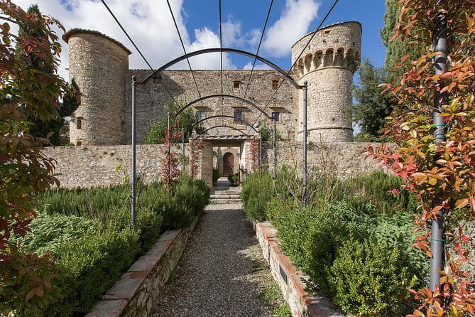 Private Tour and Wine Tasting at Castle-Wineries in Chianti from Florence - Radda in Chianti and the village wine rooms