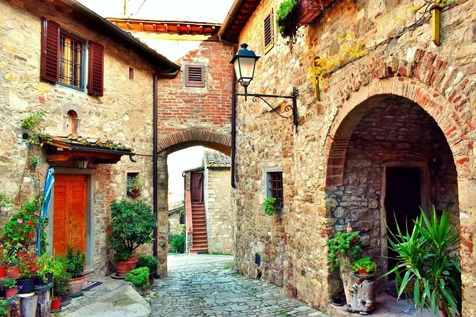Private tour from Livorno port to Chianti Wine Region - Leaving Livorno for the Tuscan hills