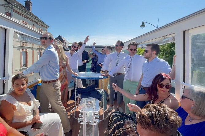 Private Tour of Epernay and Vineyards by Bus with Champagne - Returning through Epernay