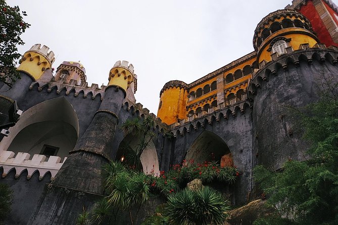 Private tour of Pena palace and Quinta da Regaleira - Why this private Sintra day works