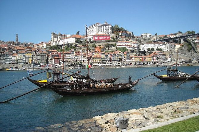Private Tour to History of Porto & Porto Calem Cellars & Wine Tasting - Calém cellar and port tasting in Gaia