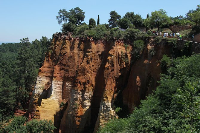 Provence Wineries and Luberon Villages Day Trip from Aix-en-Provence - Gordes and the final hilltop views