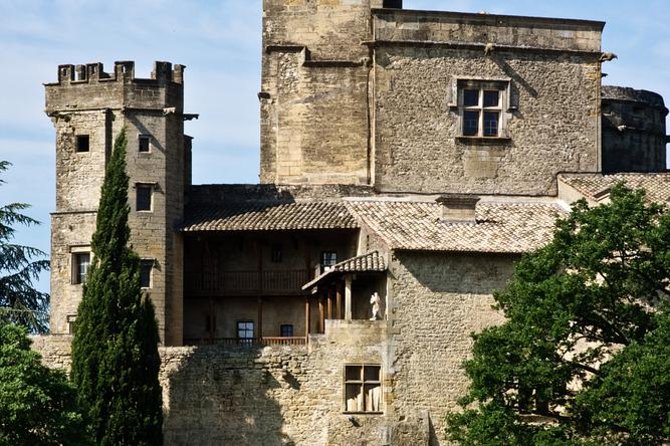 Provence Wineries and Luberon Villages Day Trip from Aix-en-Provence - The midday return to Aix