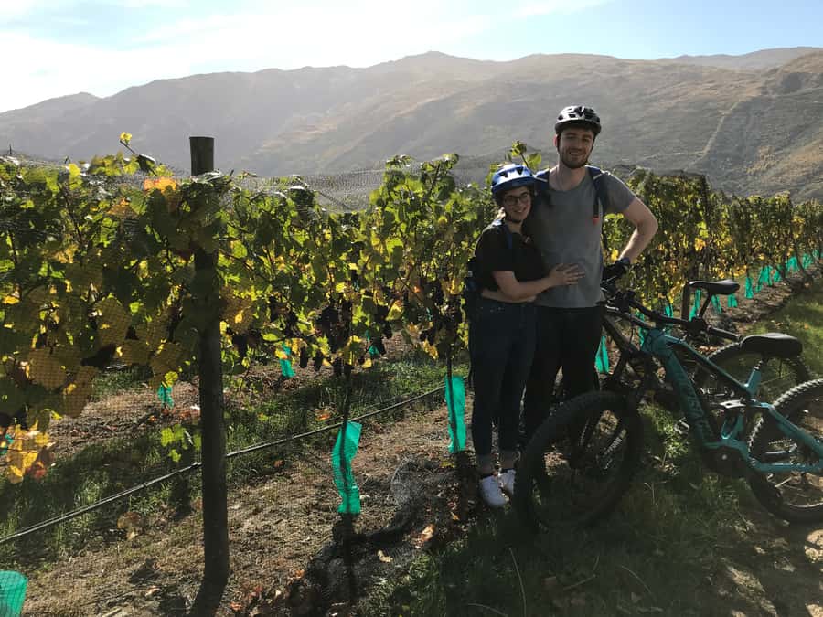 Queenstown: Guided E-Bike Tour with Winery Visits & Tastings - The Kawarau Bridge and its place in adventure history