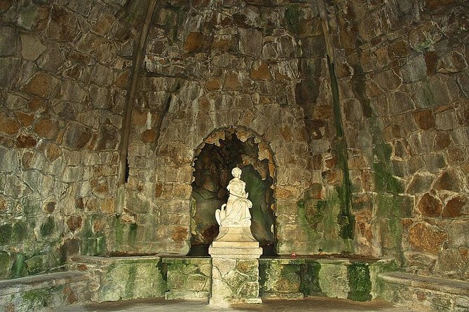 Quinta da Regaleira and Cabo da Roca Half Day Private Tour - What the private vehicle adds