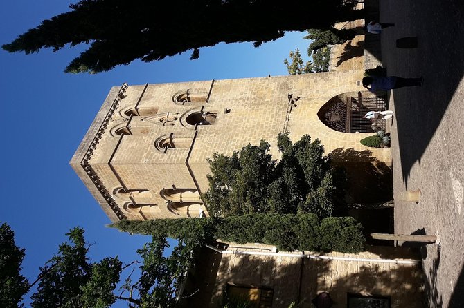 Rioja Wine Tour: Winery & Traditional Lunch From Vitoria - Small group size and the feel of the day