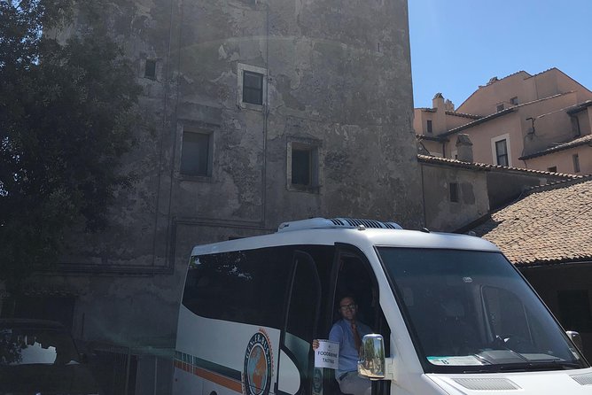 Roman countryside Food & Wine Tasting in a medieval winery - What the sommelier adds