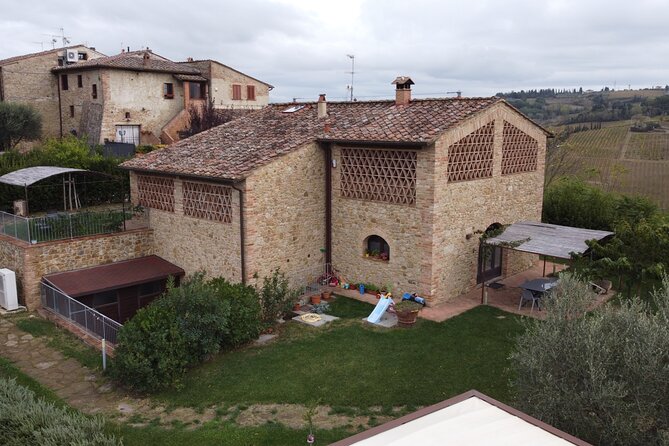 San Gimignano: Vineyard and Cellar Tour with Wine Tasting - Eleonora makes the difference