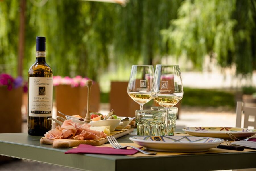 San Gimignano: Winery Tour with Wine Tasting and Lunch - Key points to know before booking