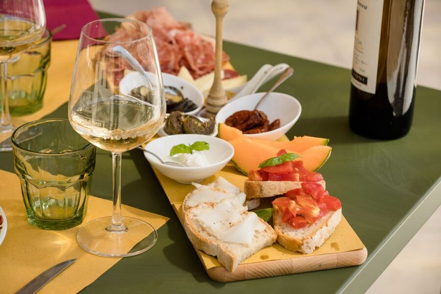 San Gimignano: Winery Tour with Wine Tasting and Lunch - Arrival matters more than usual