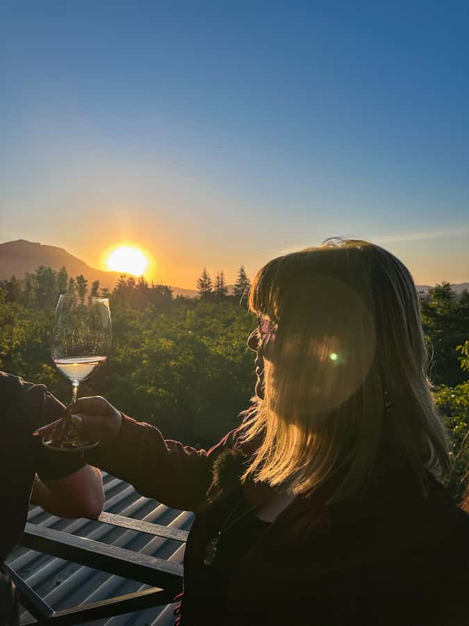 Santiago: Alyan Winery Sunset with Wine Tastings and Dinner - Waiting for the sunset