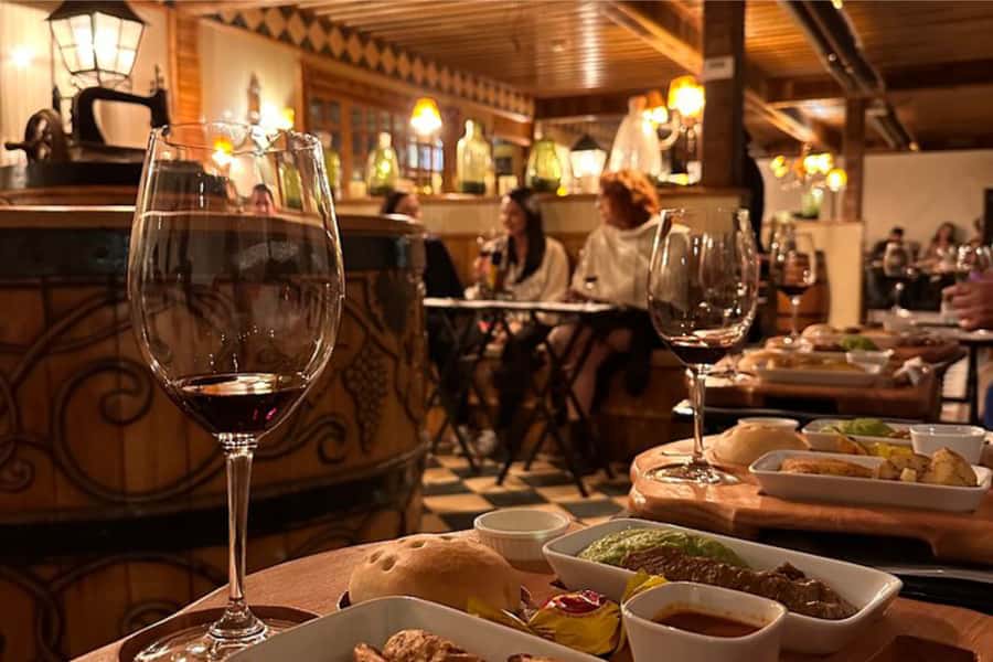 Santiago: Alyan Winery Sunset with Wine Tastings and Dinner - Who will enjoy Alyan most
