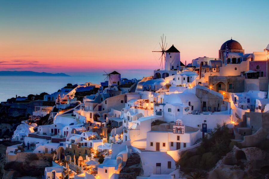 Santorini: Catamaran Cruise, Winery, & Oia Sunset Combo Tour - Weather, timing, and the handoff at port