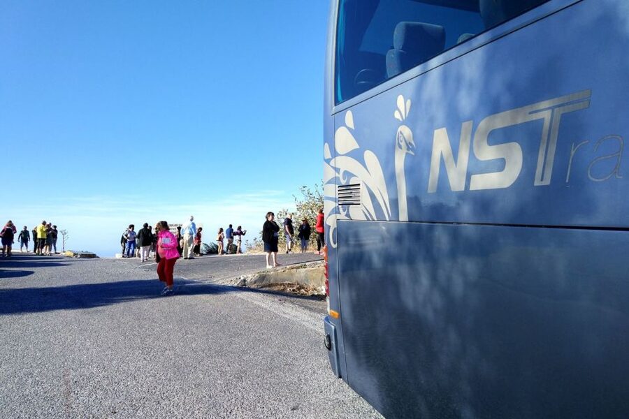 Santorini: Catamaran Cruise, Winery, & Oia Sunset Combo Tour - Greek barbecue and Santorinian white wine