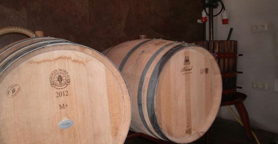 Segovia: Winery Tour with Wine Tasting - Reaching Las Dos Antiguas from Segovia