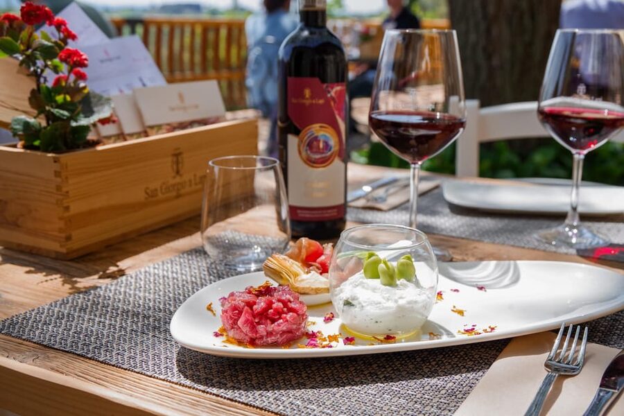 Siena: winery tour, wine tasting and lunch - The guides make a real difference