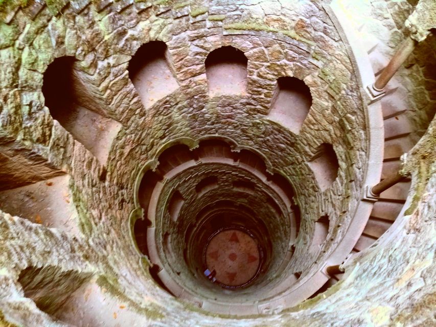 Sintra: Immersive Guided Walking Tour w/ Quinta da Regaleira - Reaching Sintra village and the National Palace