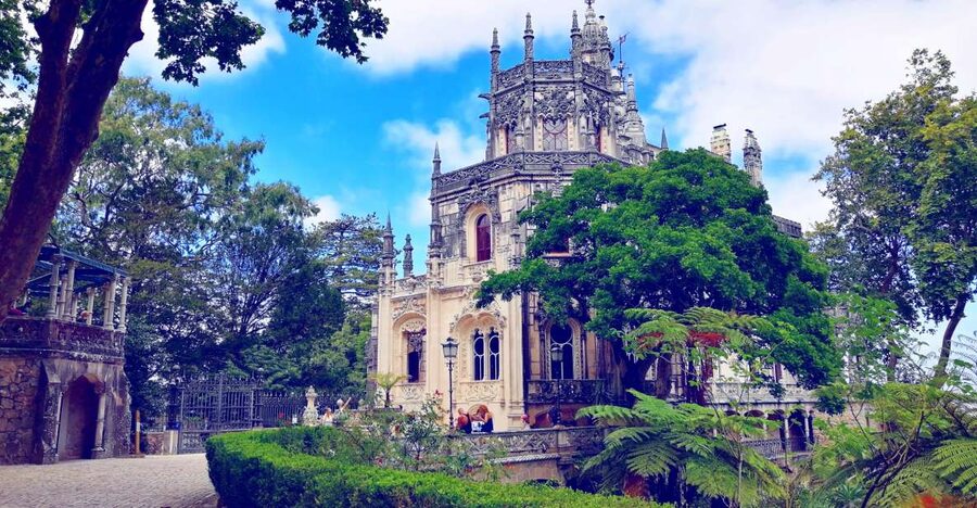 Sintra: Immersive Guided Walking Tour w/ Quinta da Regaleira - Starting at Avenida Doutor Miguel Bombarda