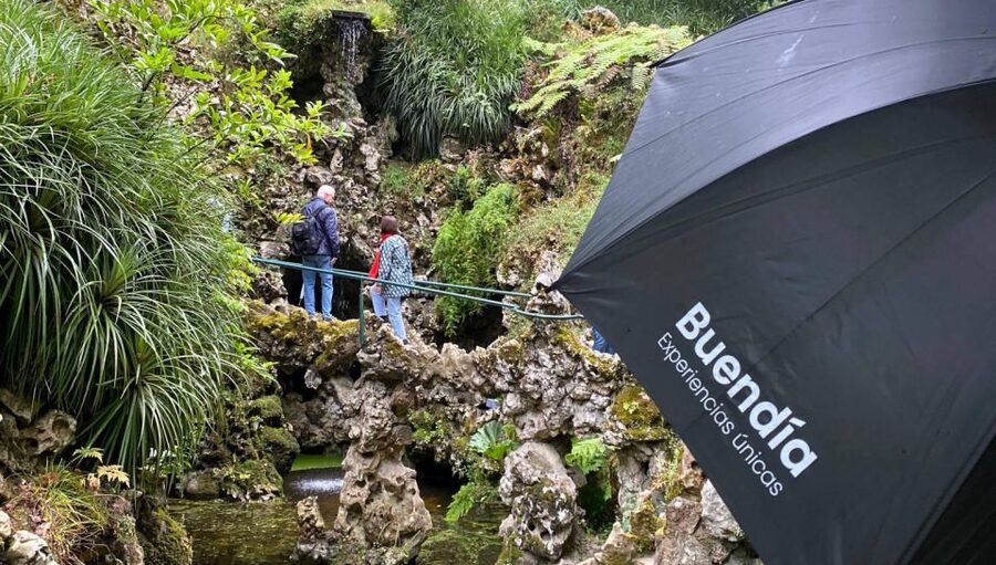Sintra/Lisbon: Sintra & Quinta da Regaleira Tour with Ticket - Guide quality and listening conditions