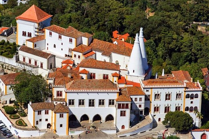 Sintra,Palácio da Pena,Quinta da Regaleira and Cascais - Lunch in Sintra, with time to choose