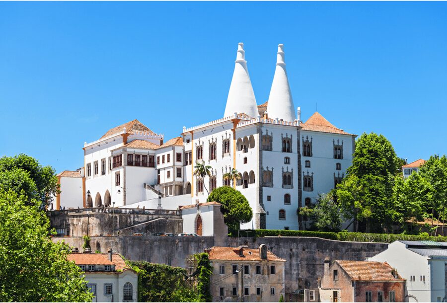 Sintra: Pena Palace, Quinta da Regaleira, Cabo da Roca and Cascais - Sintra lunch and a taste of local sweets