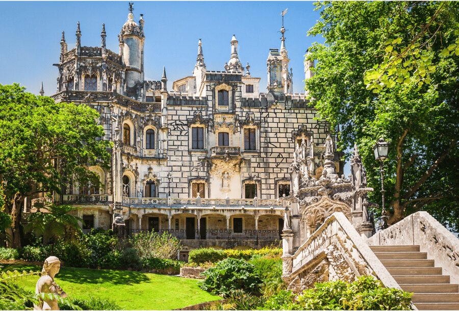Sintra: Pena Palace, Quinta da Regaleira, Cabo da Roca and Cascais - The van, the guide, and the group size