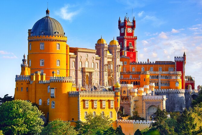 Sintra, Pena Palace, Quinta da Regaleira & Cascais Group Tour - Guincho Beach and the Atlantic wind